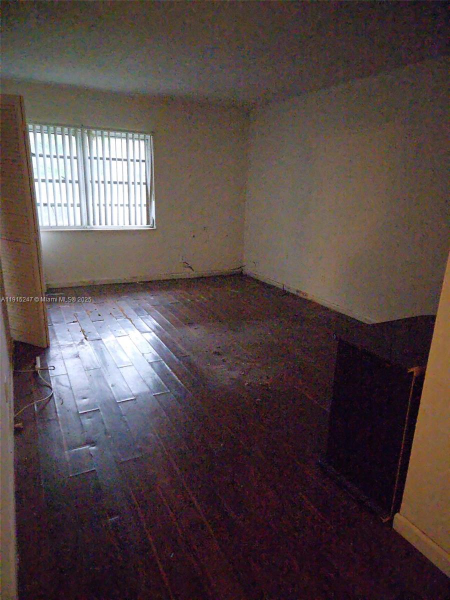 WIMBLEDON TOWNHOUSE I-16 - Residential