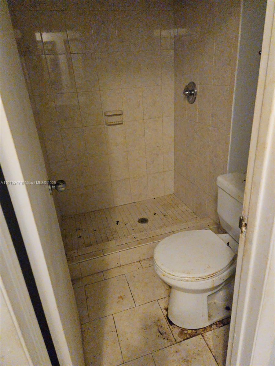 WIMBLEDON TOWNHOUSE I-16 - Residential