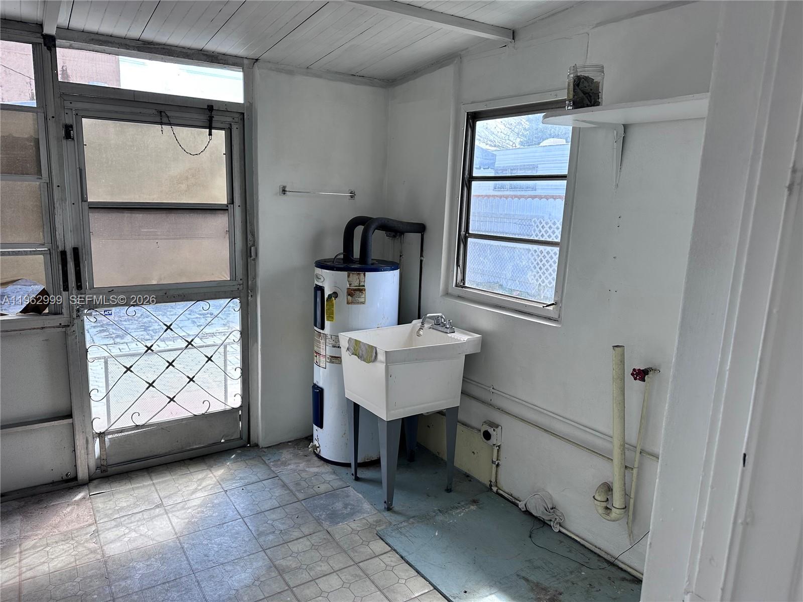 SOUTH HOLLYWOOD AMD PLAT - Residential