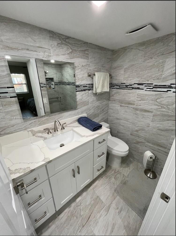 KINGS POINT NORMANDY COND - Residential Lease