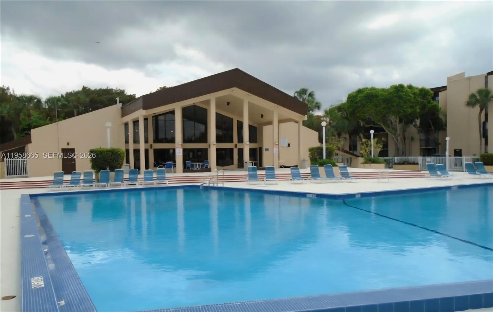 PROMENADE AT KENDALE LAKE - Residential Lease