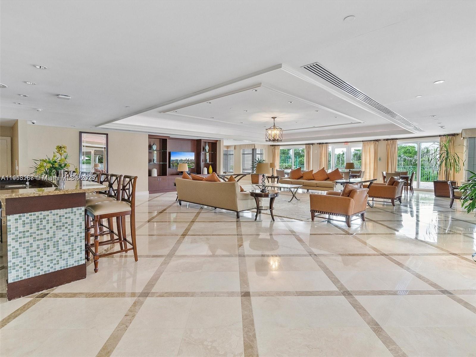 TURNBERRY VLG NO TOWER CO - Residential Lease