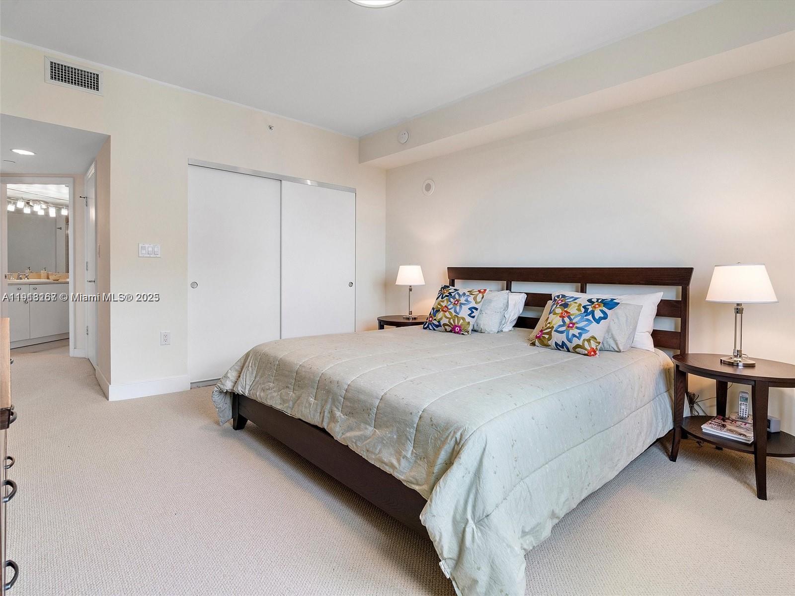 TURNBERRY VLG NO TOWER CO - Residential Lease