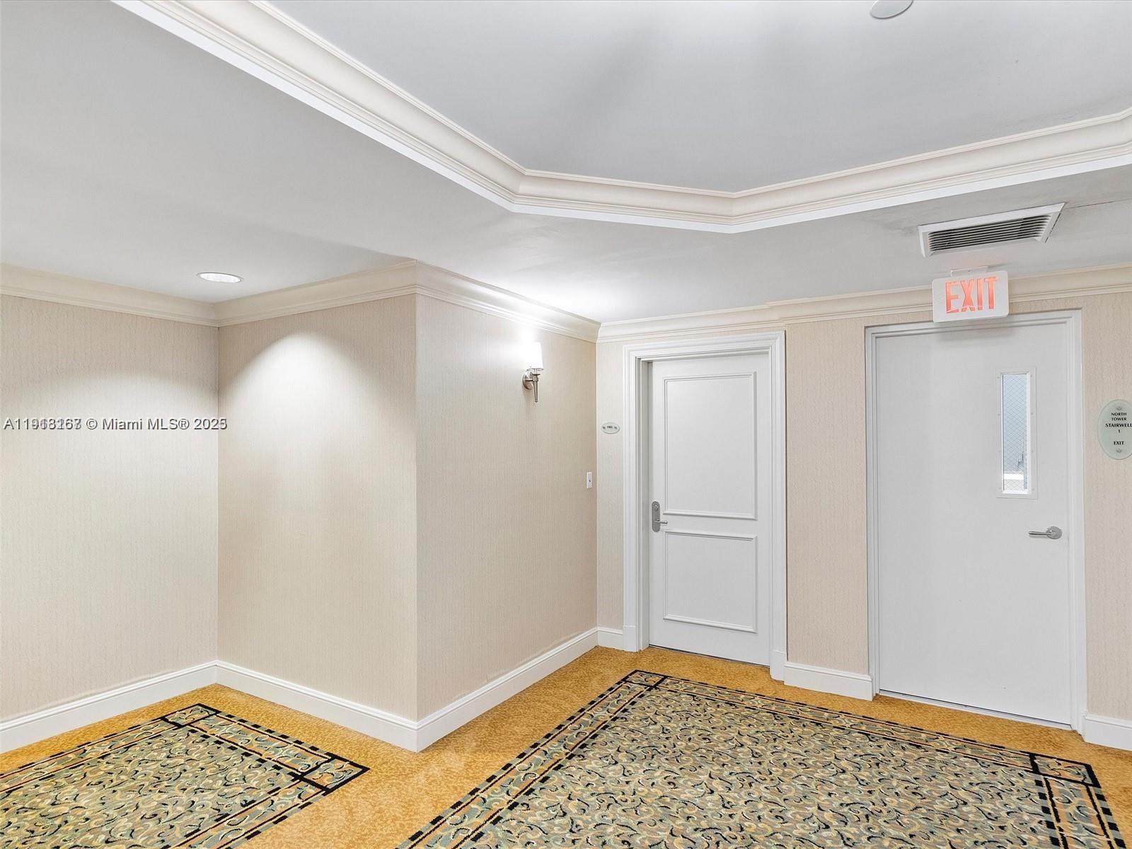 TURNBERRY VLG NO TOWER CO - Residential Lease