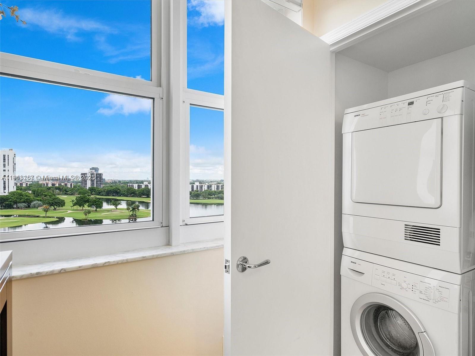 TURNBERRY VLG NO TOWER CO - Residential Lease