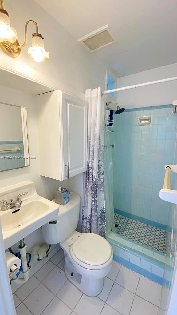 HOLLYWOOD - Residential Lease