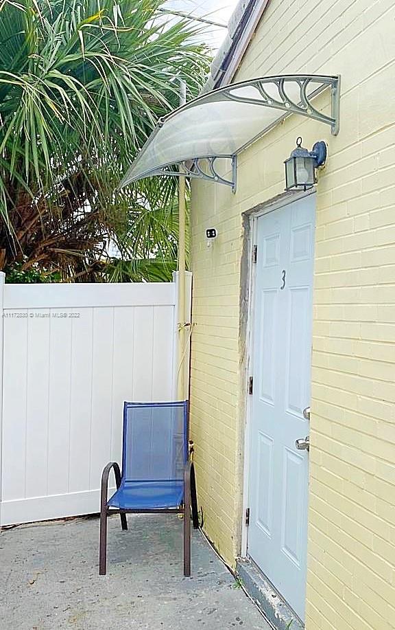 HOLLYWOOD - Residential Lease