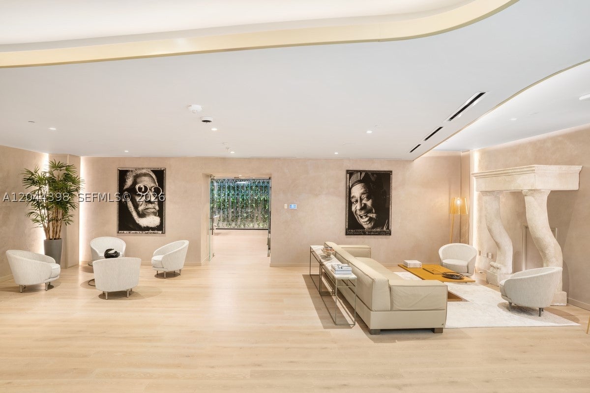 1000 Brickell Plz 3410
