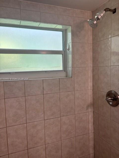 921 MERIDIAN AVE APTS CON - Residential Lease