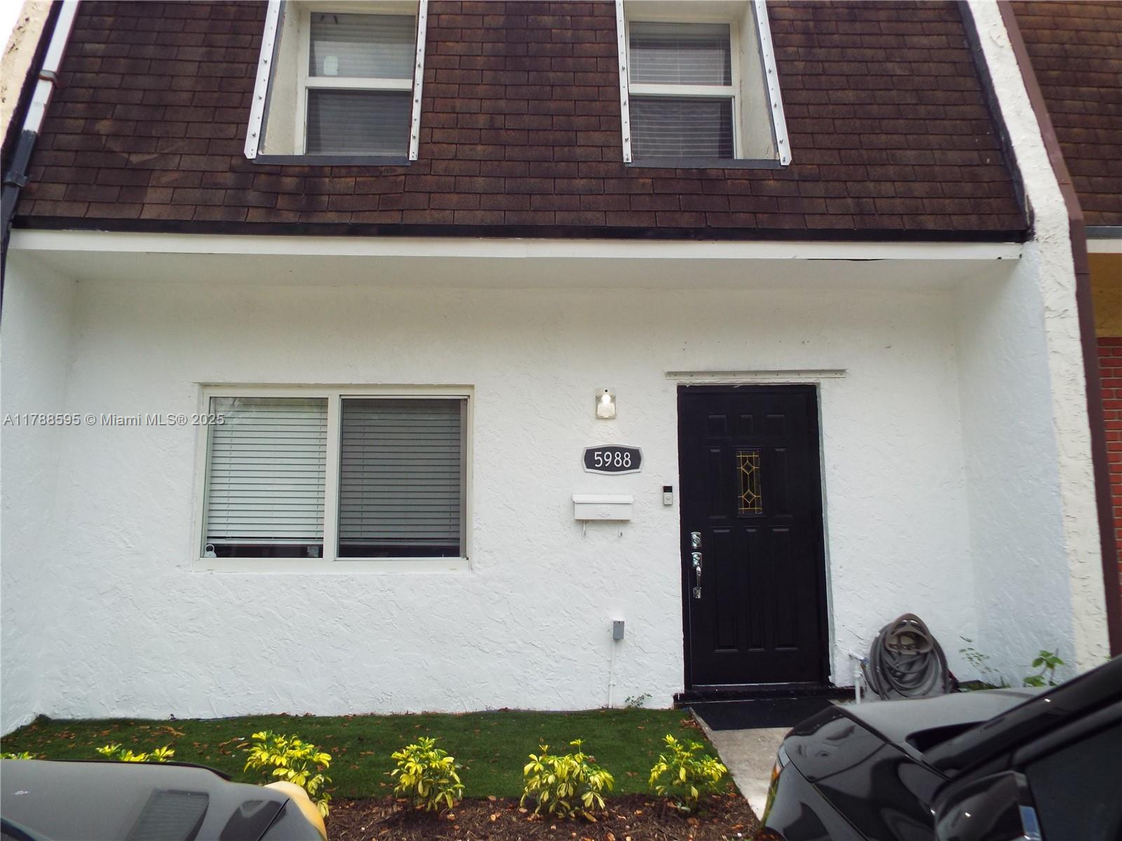5988 Nw 24th Pl, Sunrise, Miami-Dade County, Florida - 4 Bedrooms  
2 Bathrooms - 