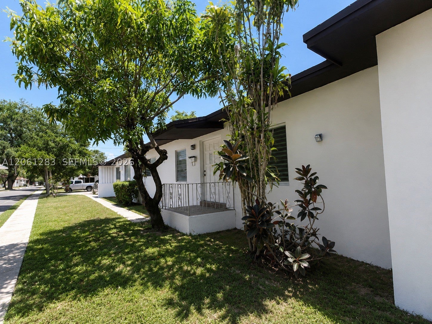 760-762 NW 52nd St