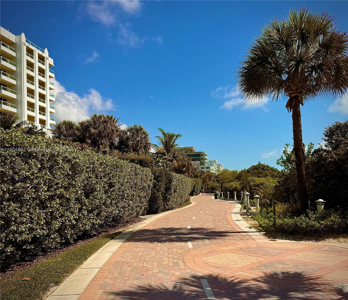 GOLDEN DREAMS CONDO - Residential