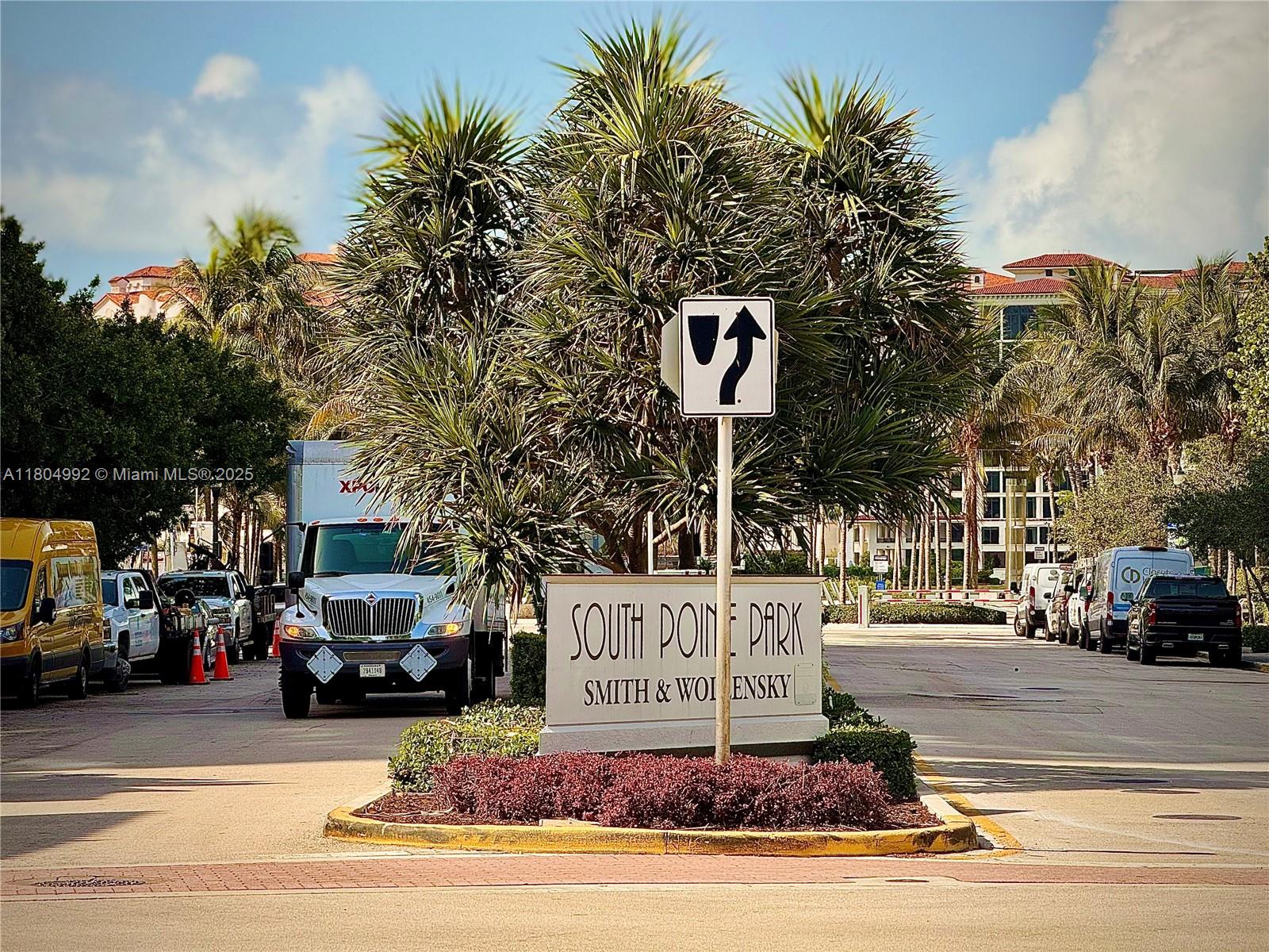 GOLDEN DREAMS CONDO - Residential