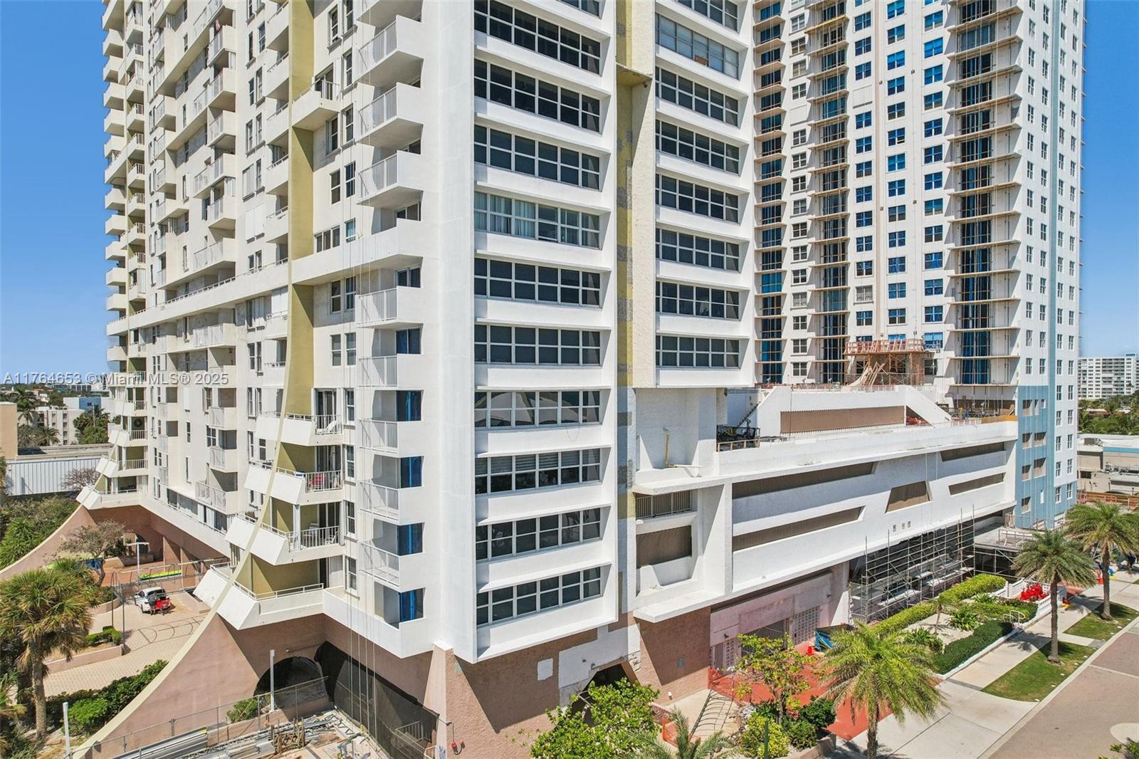 POMPANO BEACH CLUB NORTH - Residential