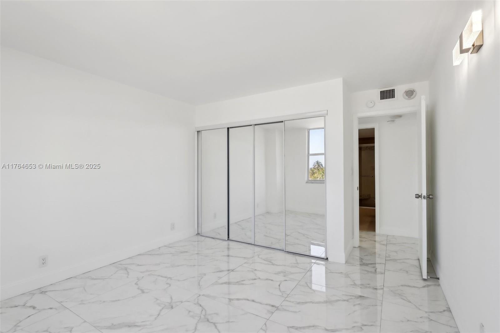 POMPANO BEACH CLUB NORTH - Residential