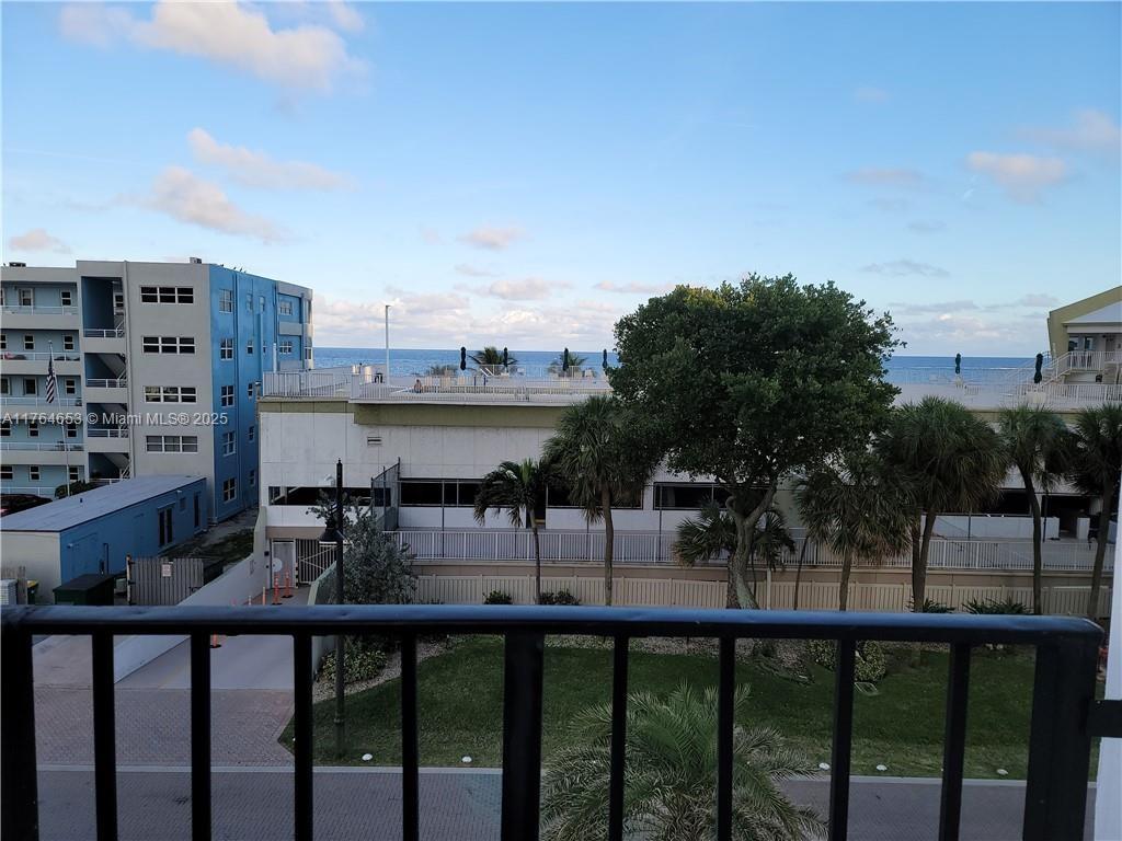 POMPANO BEACH CLUB NORTH - Residential
