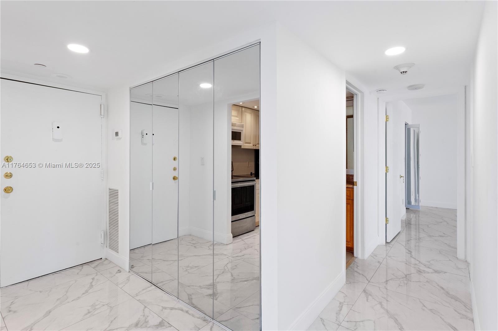 POMPANO BEACH CLUB NORTH - Residential