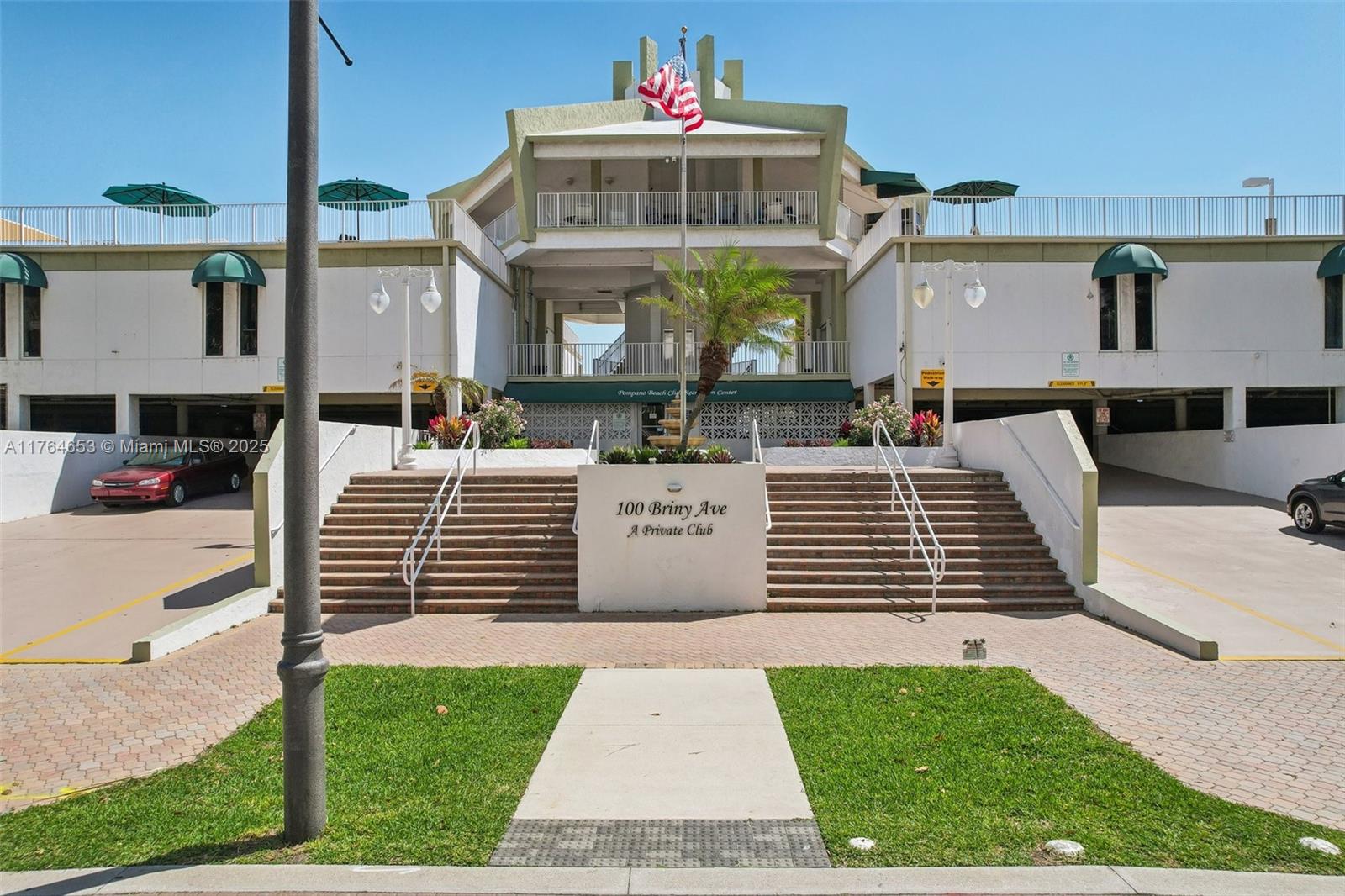 POMPANO BEACH CLUB NORTH - Residential
