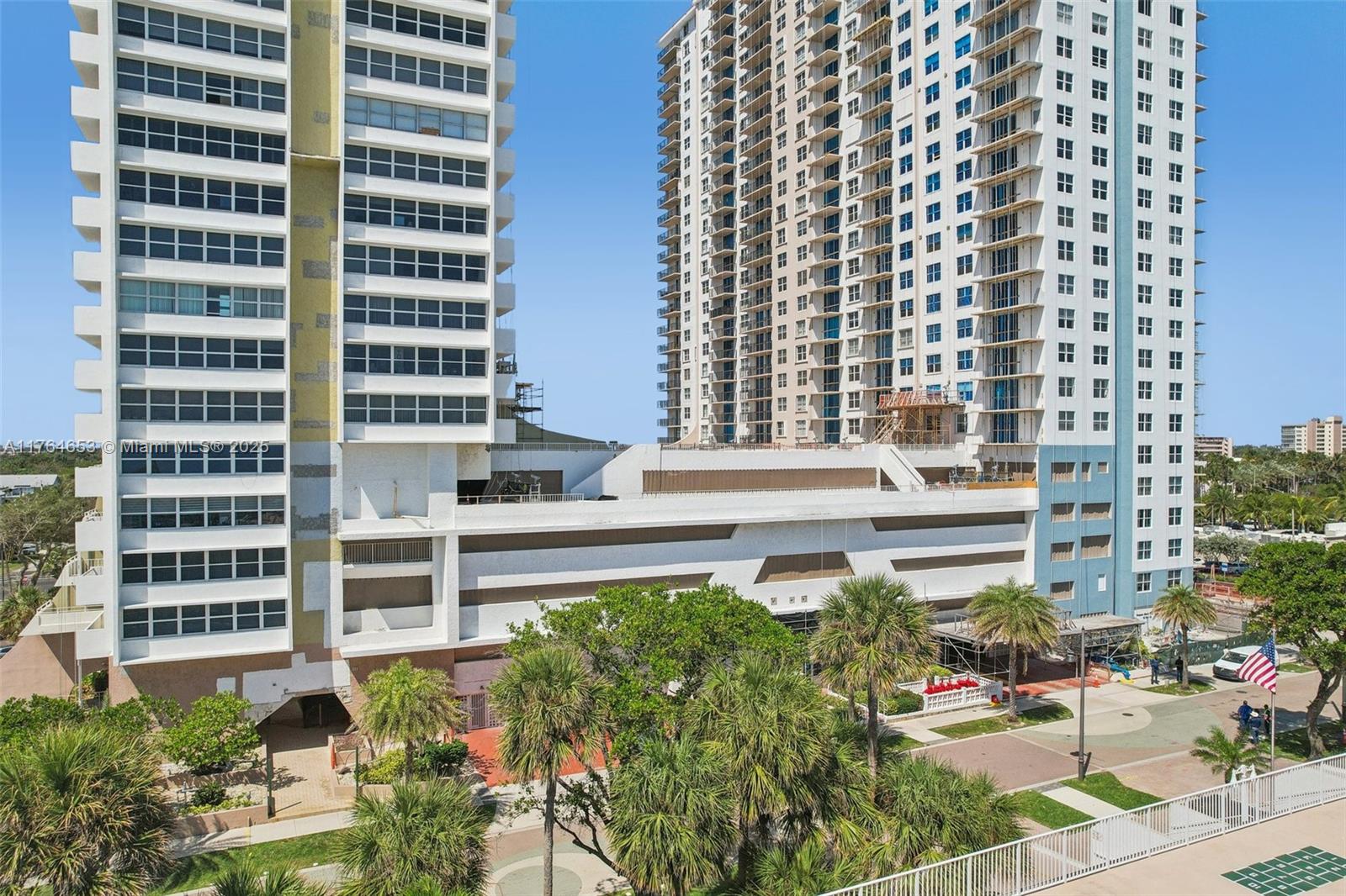 POMPANO BEACH CLUB NORTH - Residential
