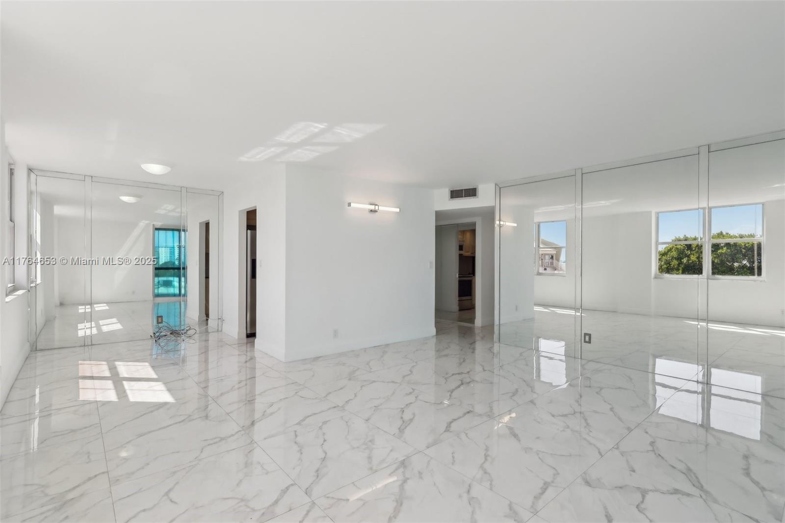 POMPANO BEACH CLUB NORTH - Residential