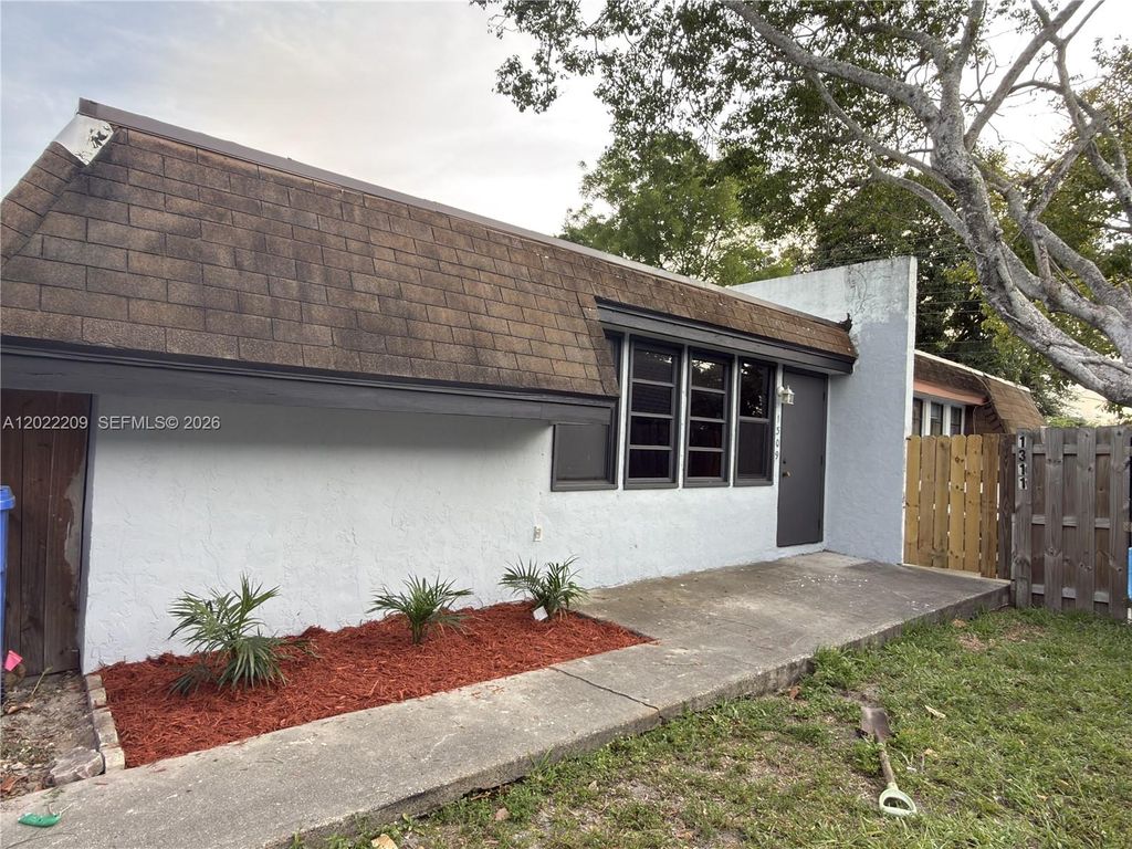 Photo of 1309 NW 8th Ave, Fort Lauderdale, FL 33311 (MLS # A12022209)