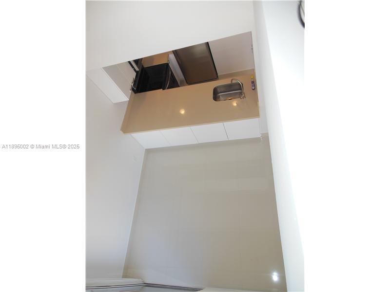 GROVE SQUARE CONDO - Residential Lease