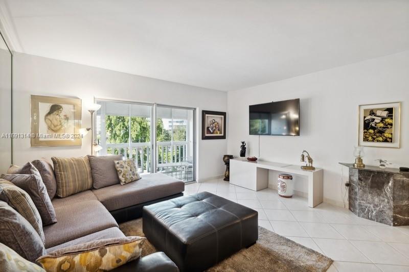 9111 E Bay Harbor Dr 3E