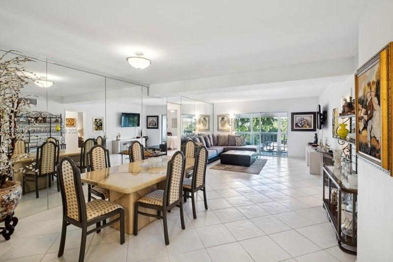 9111 E Bay Harbor Dr 3E