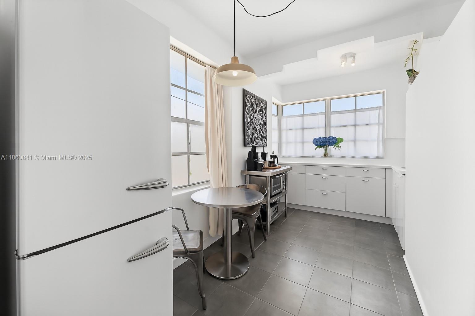 1005 Meridian Ave 7