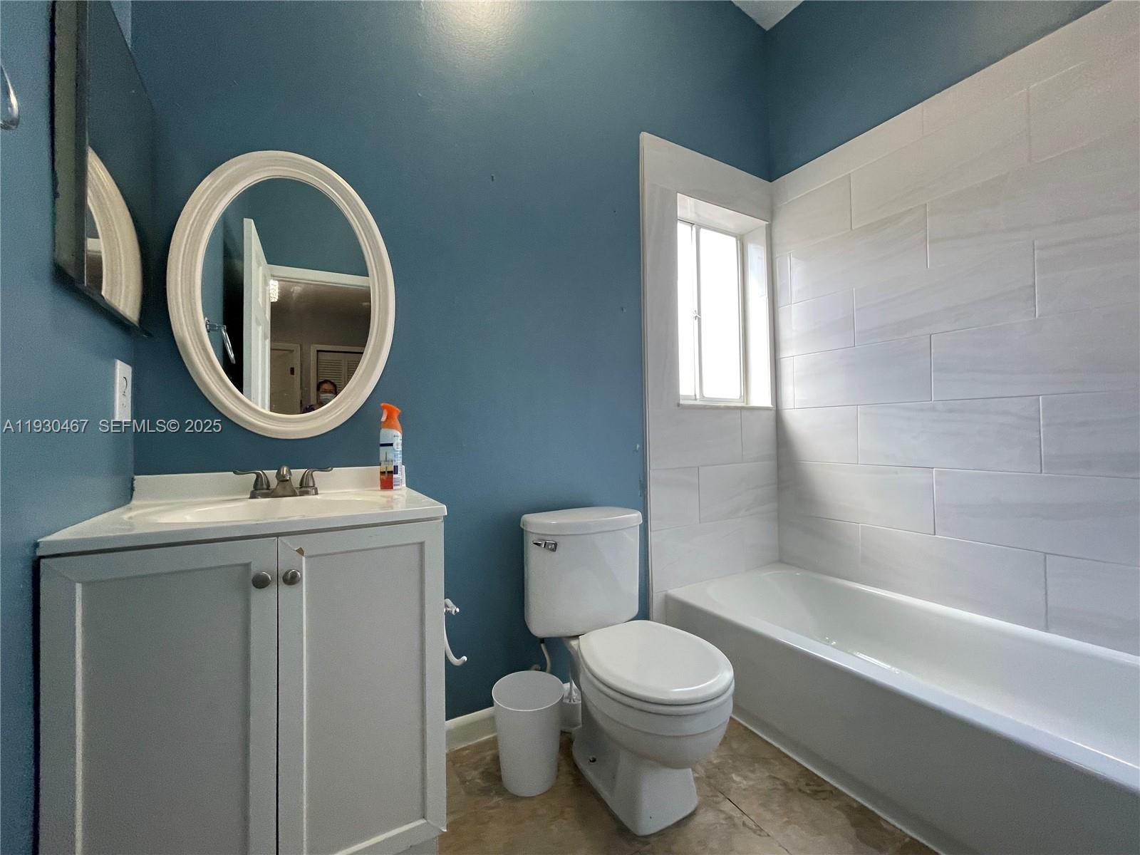 LAKESIDE AT THE HAMMOCKS - Residential Lease