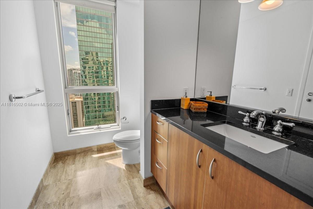 MET 1 CONDO - Residential Lease