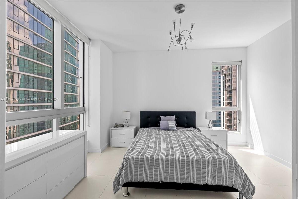 MET 1 CONDO - Residential Lease