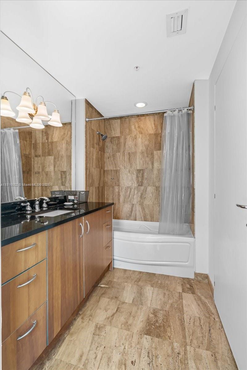 MET 1 CONDO - Residential Lease