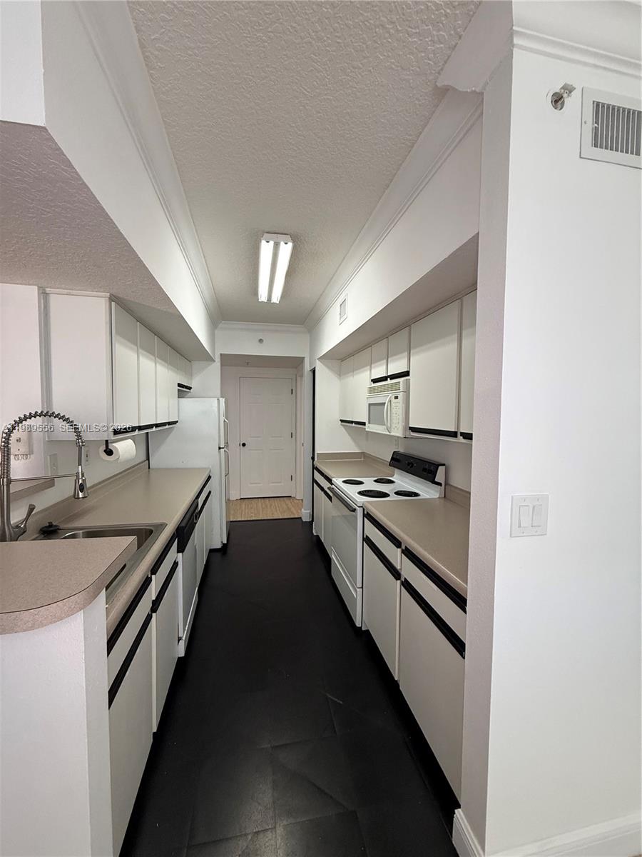 MARQUESA CONDO - Residential