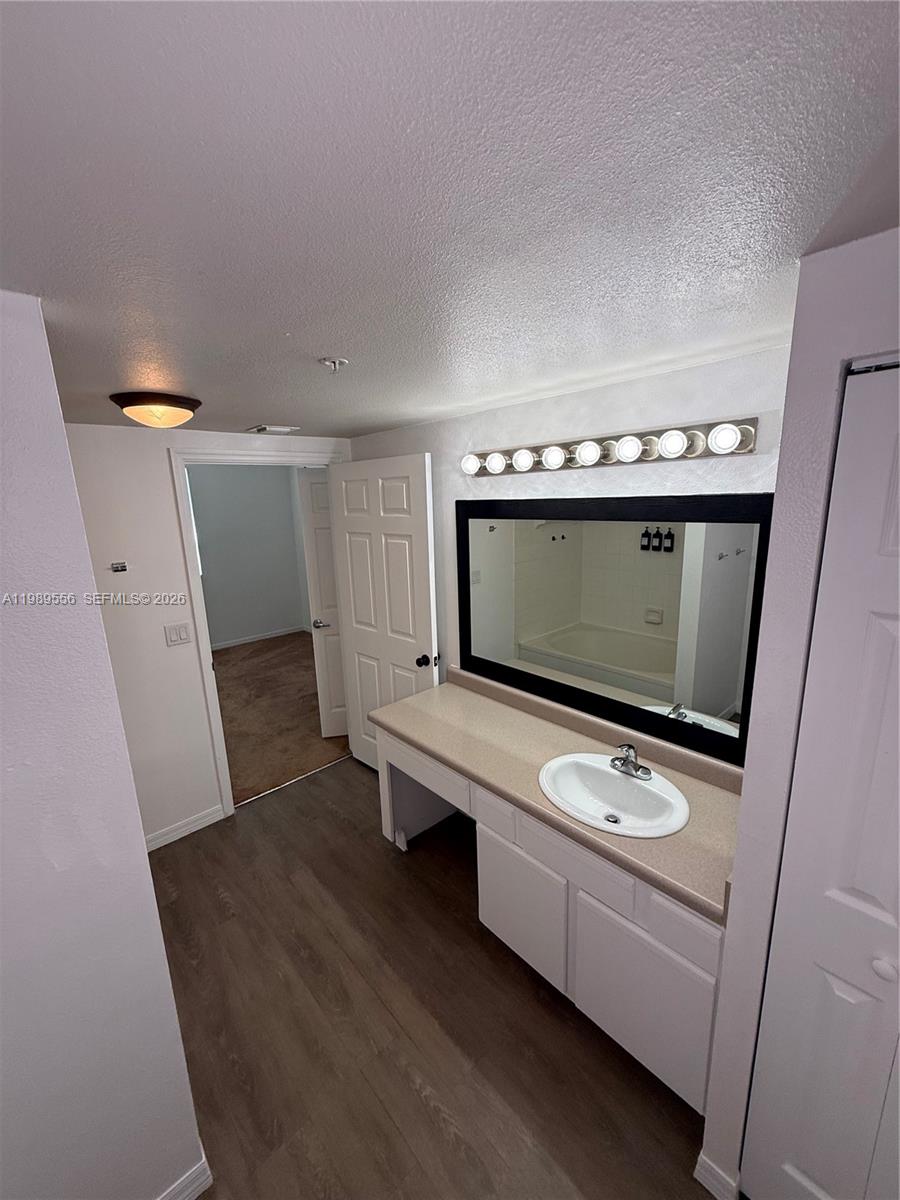 MARQUESA CONDO - Residential