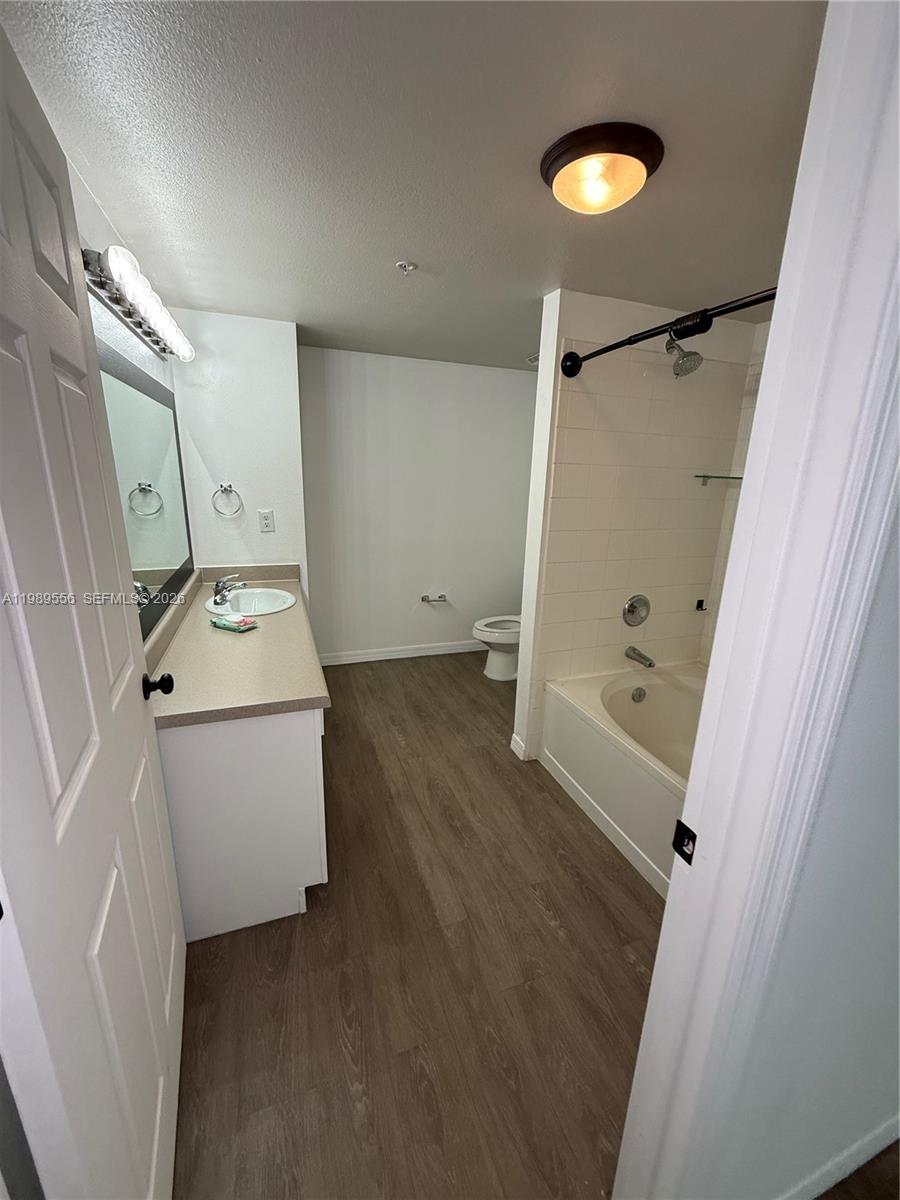 MARQUESA CONDO - Residential