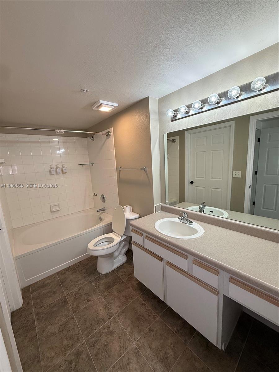 MARQUESA CONDO - Residential