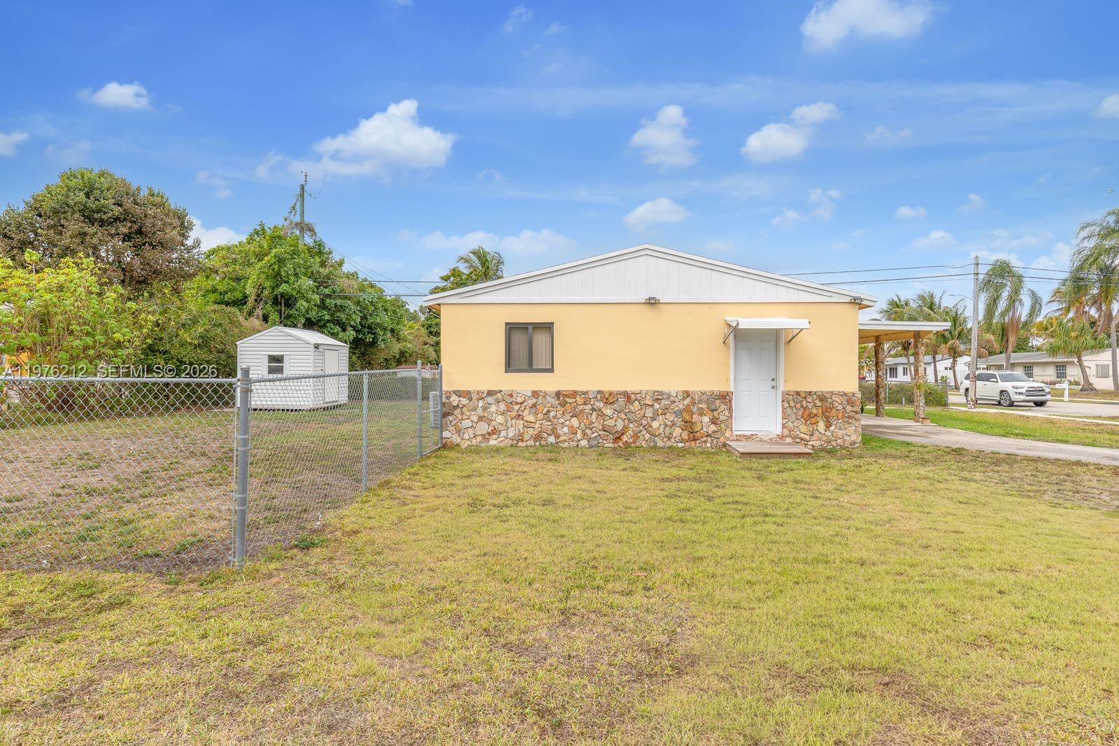 BROADVIEW COUNTRY CLUB ES - Residential