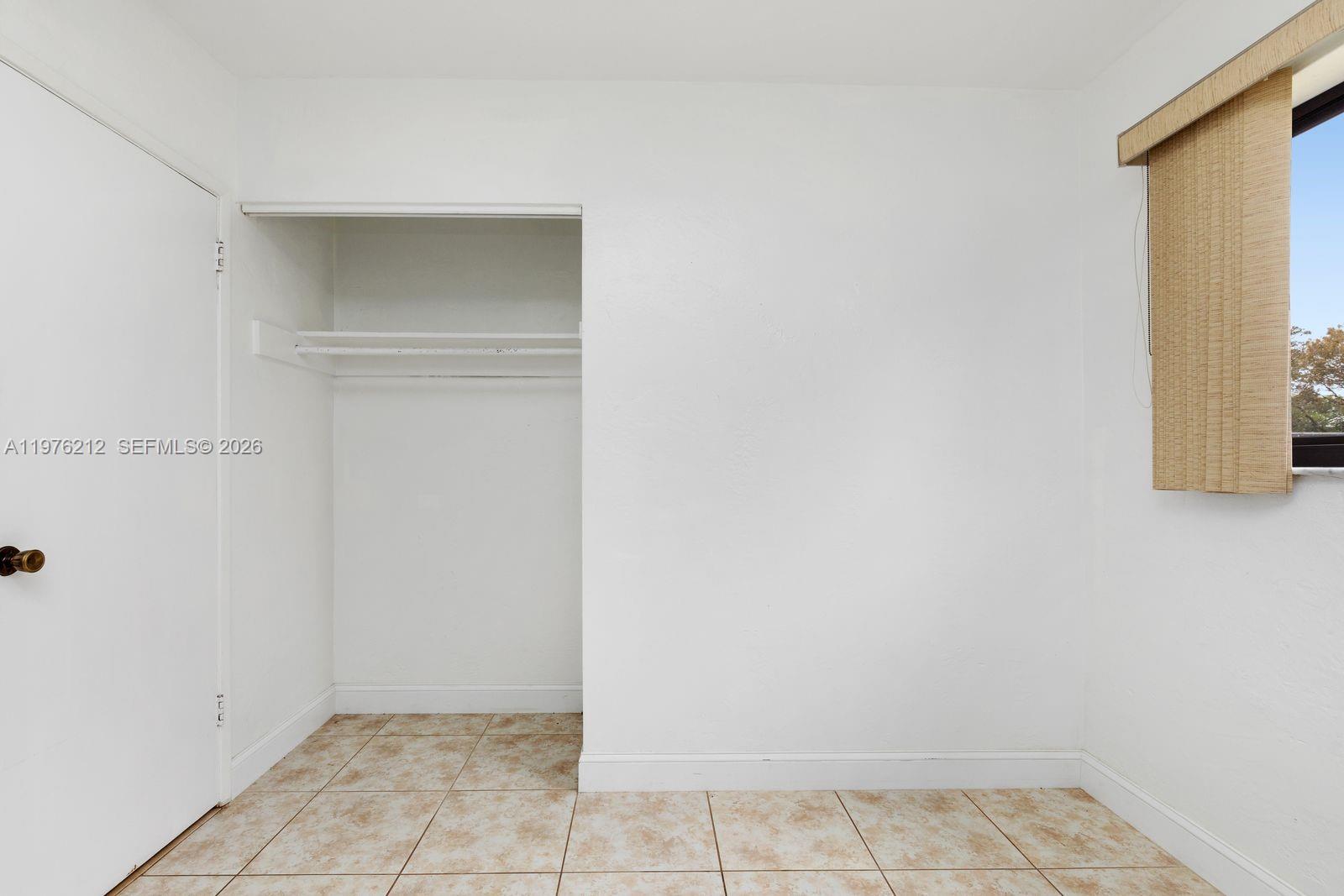 BROADVIEW COUNTRY CLUB ES - Residential