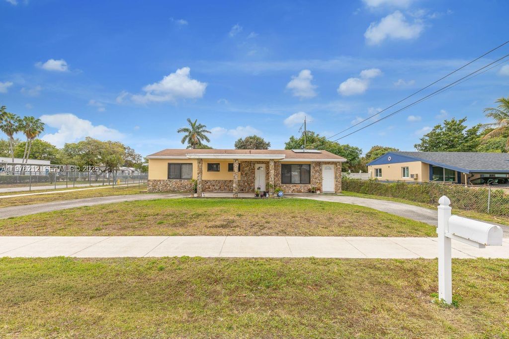 Photo of 6200 SW 18th St, North Lauderdale, FL 33068 (MLS # A11976212)