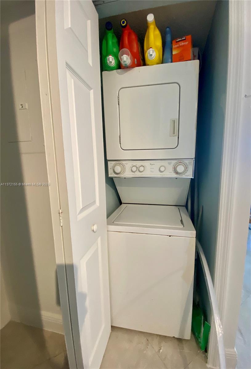 PALMS OF PEMBROKE CONDO - Residential Lease