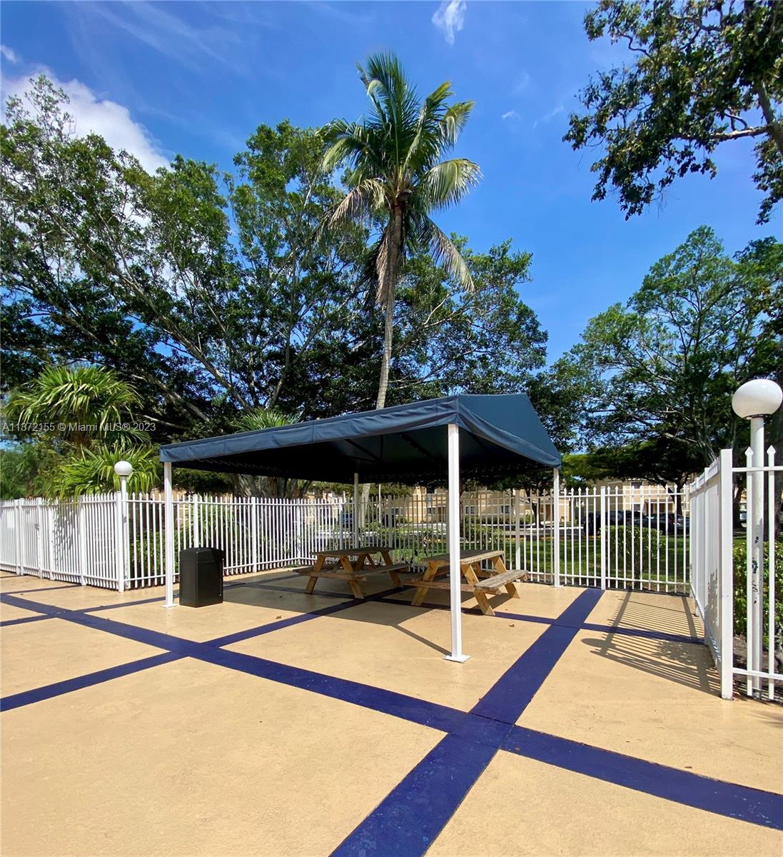 PALMS OF PEMBROKE CONDO - Residential Lease