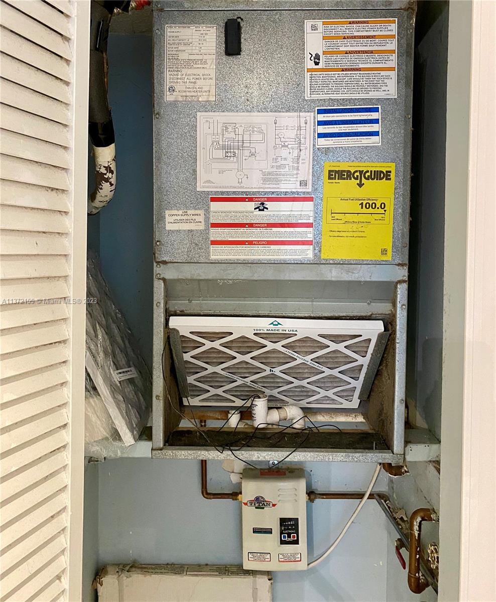 PALMS OF PEMBROKE CONDO - Residential Lease