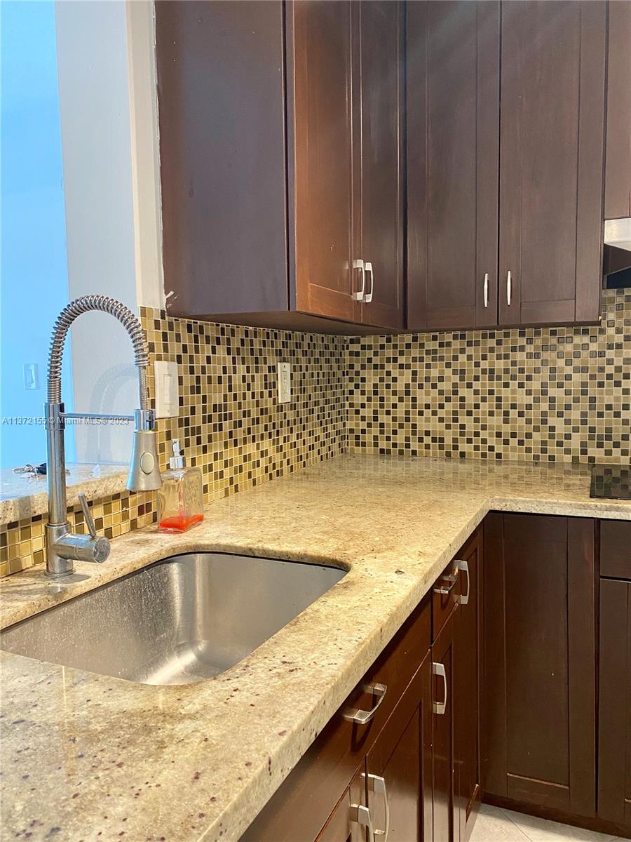 PALMS OF PEMBROKE CONDO - Residential Lease