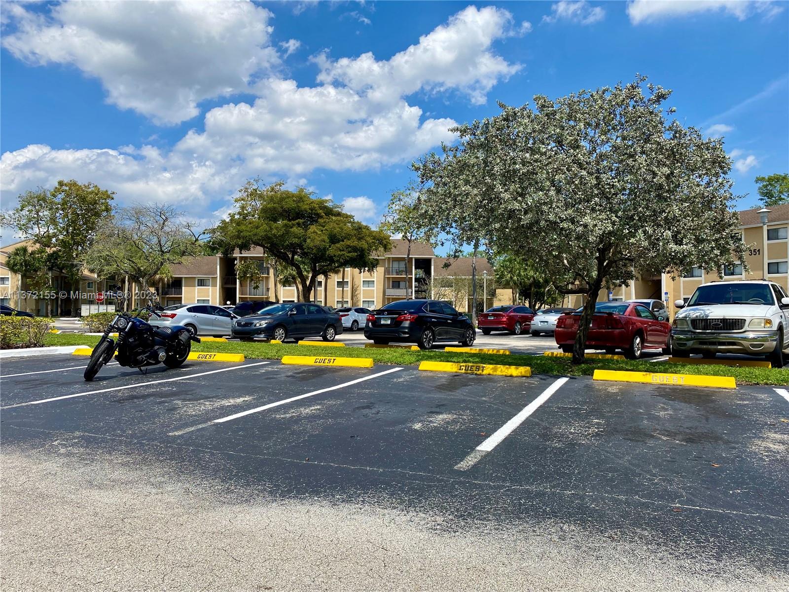 PALMS OF PEMBROKE CONDO - Residential Lease