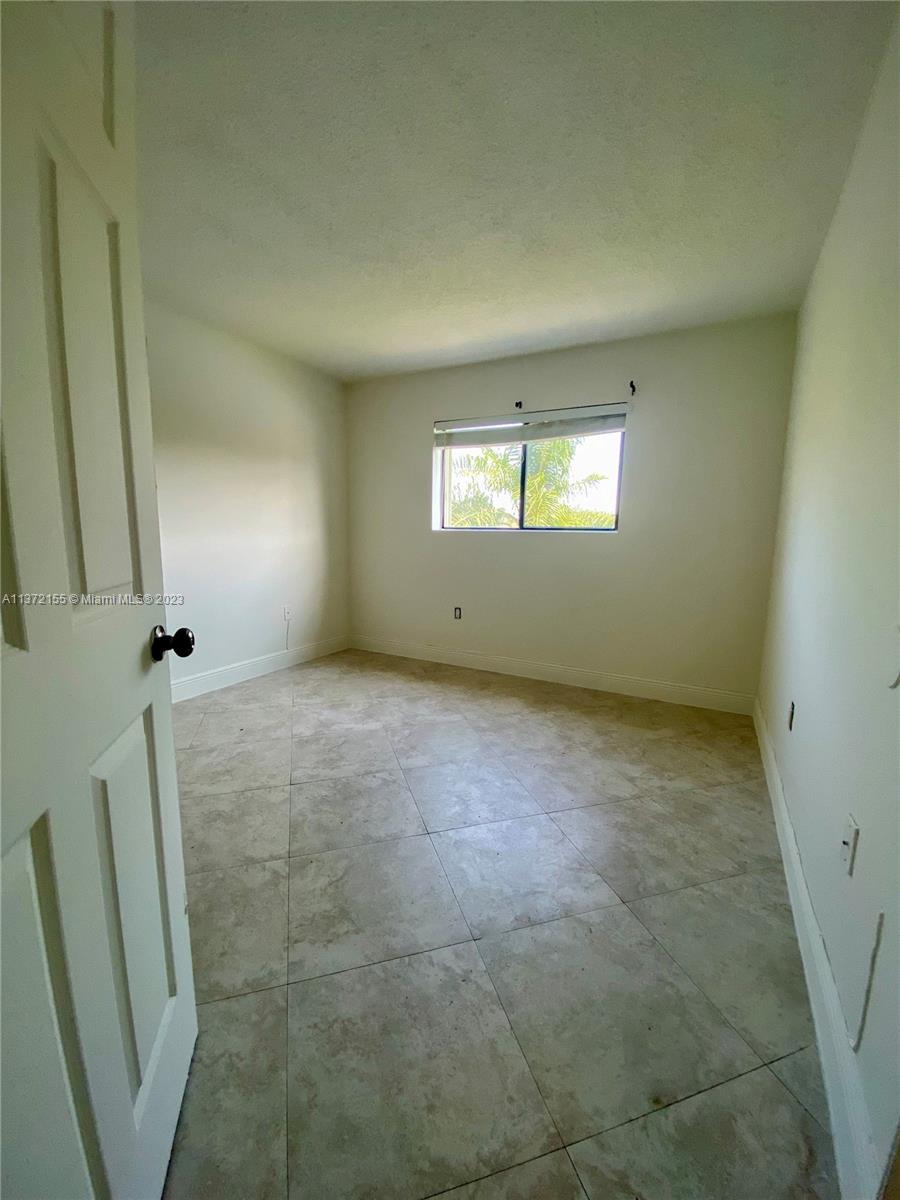 PALMS OF PEMBROKE CONDO - Residential Lease