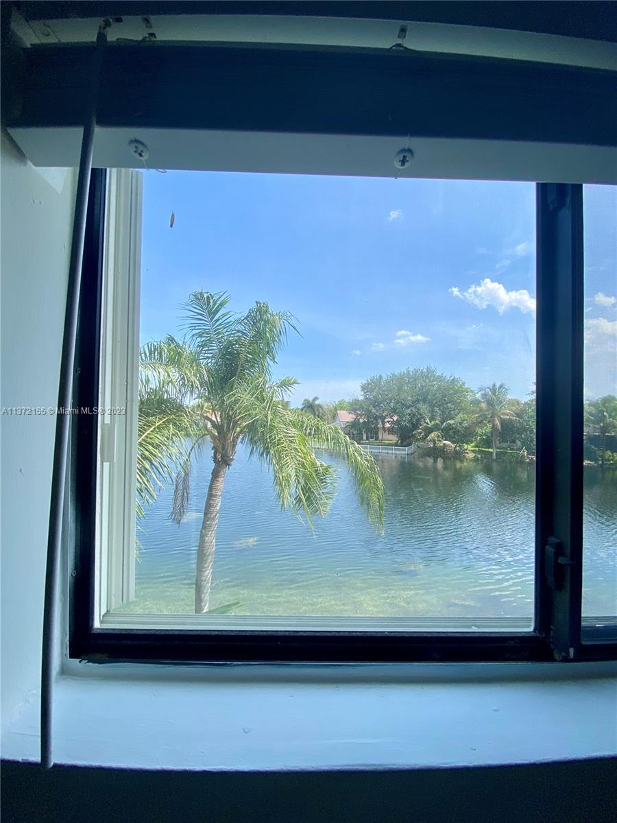 PALMS OF PEMBROKE CONDO - Residential Lease