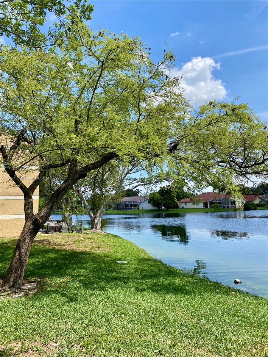 PALMS OF PEMBROKE CONDO - Residential Lease