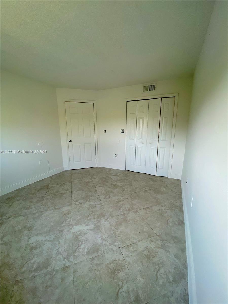 PALMS OF PEMBROKE CONDO - Residential Lease