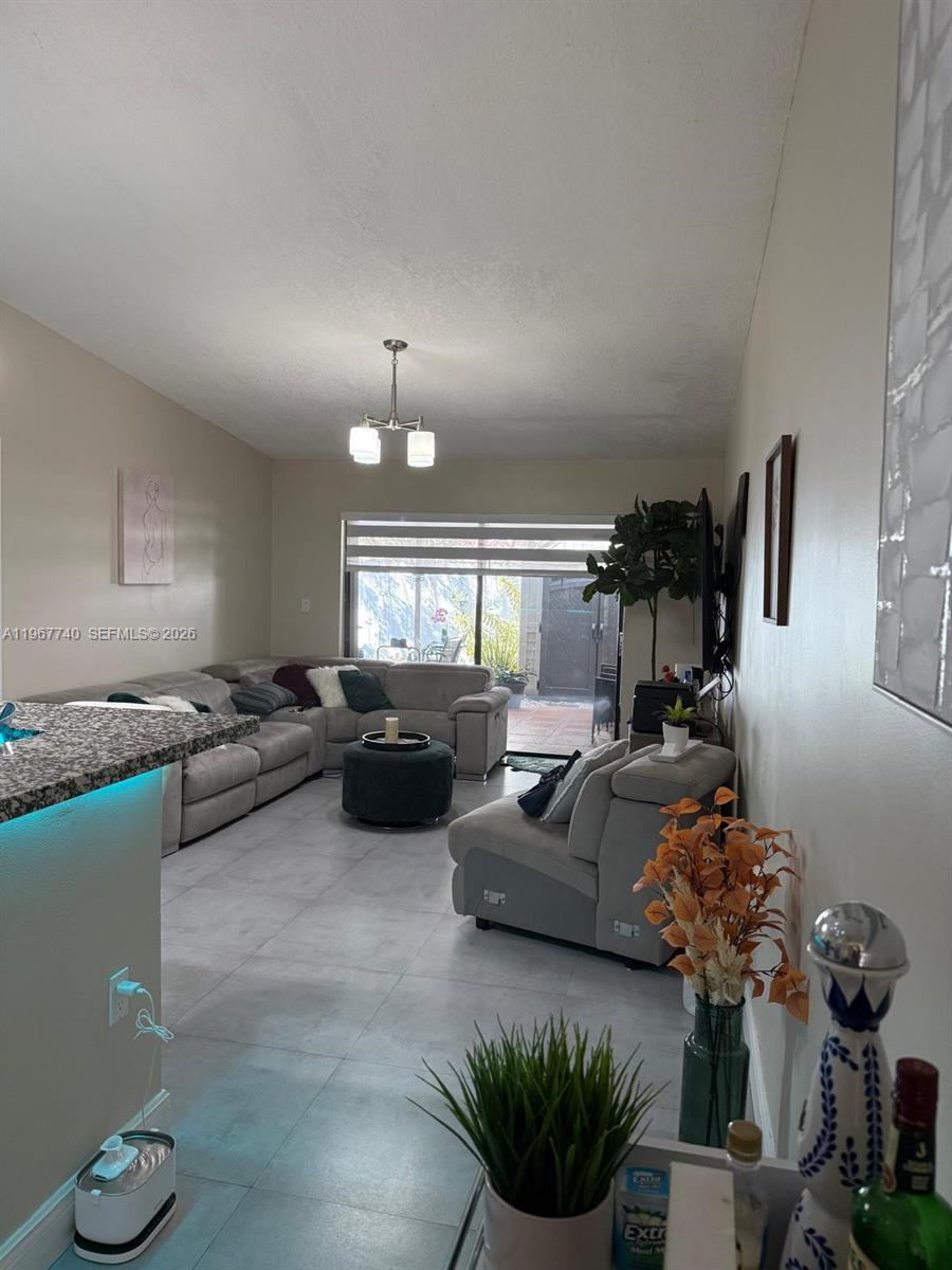 TAMIAMI LAKES TOWNHOMES S - Residential